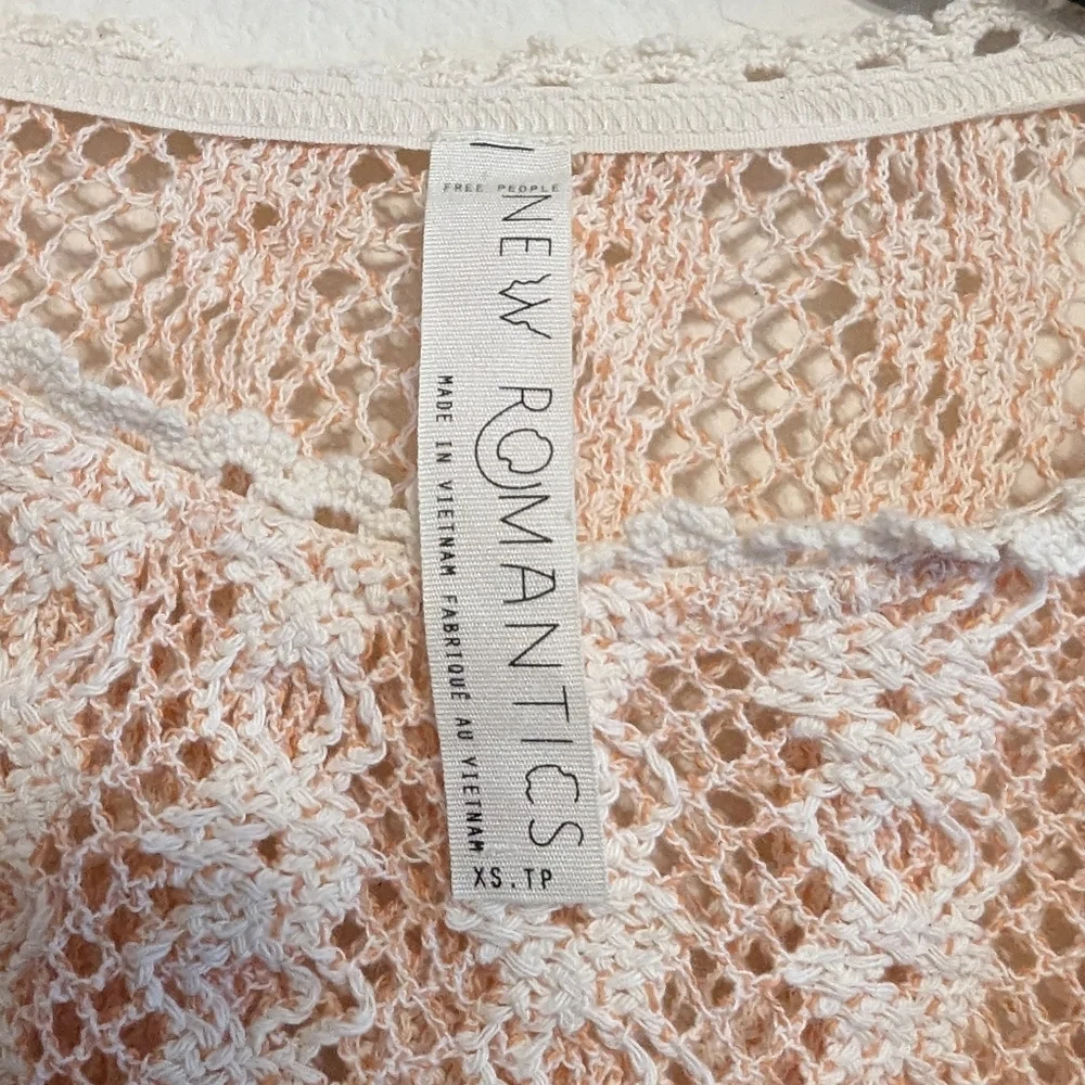 Free People New Romantics Heirloom Rashele Cropped crocheted Long Sleeve Size XS